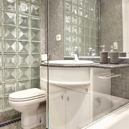 Апартаменти Salaberria With Private Garage *