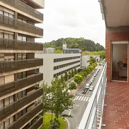 公寓 Salaberria With Private Garage